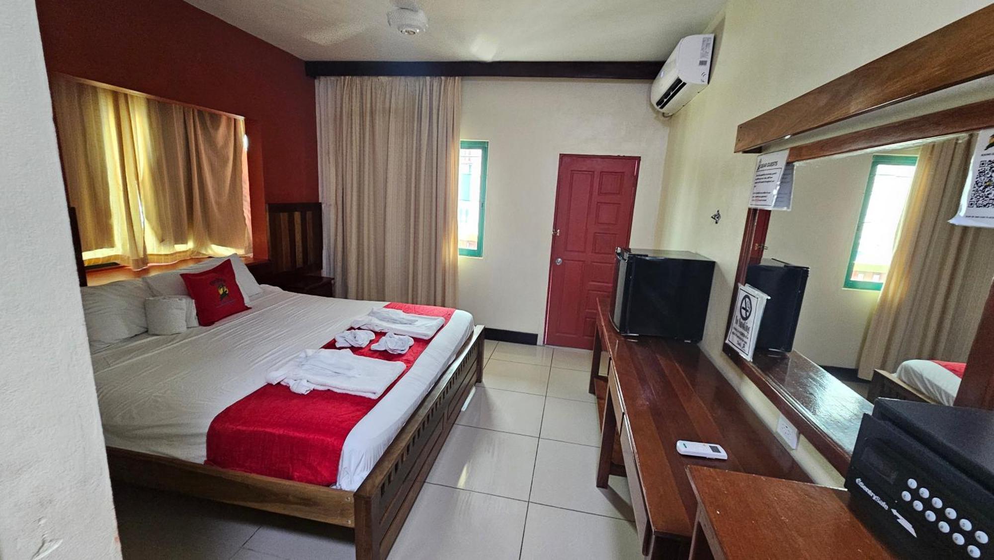 Caye Caulker Plaza Hotel Kültér fotó
