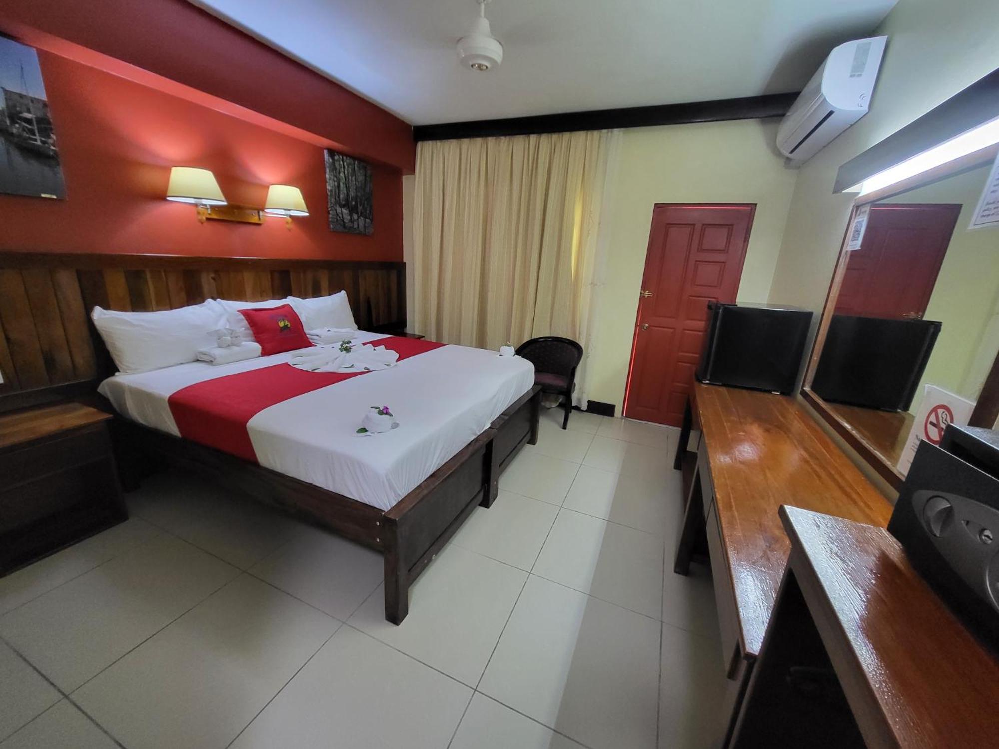 Caye Caulker Plaza Hotel Kültér fotó